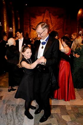 STOCKHOLM 20221210 Nobel laureate in physiology or medicine Svante Pääbo with daughter Freya Vigilant during the dance after dinner during the Nobel banquet in the City Hall in Stockholm on Saturday STOCKHOLM Sweden x10030x,  Copyright: xJonasxEkströmer TTx NOBEL 2022 BANKETTEN