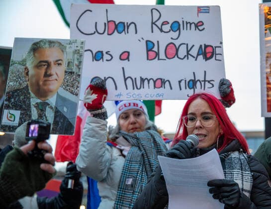 Human Rights Day - December 10 Hundreds gather for the Human Rights Day rally in Toronto, Canada on December 10, 2022. Iranian, Cuban, Ukrainian and Chinese communities march to show solidarity for their people and countries. Toronto Canada  Copyright: xArifxBalkanx originalFilename: balkan-notitle221210_np3bM.jpg