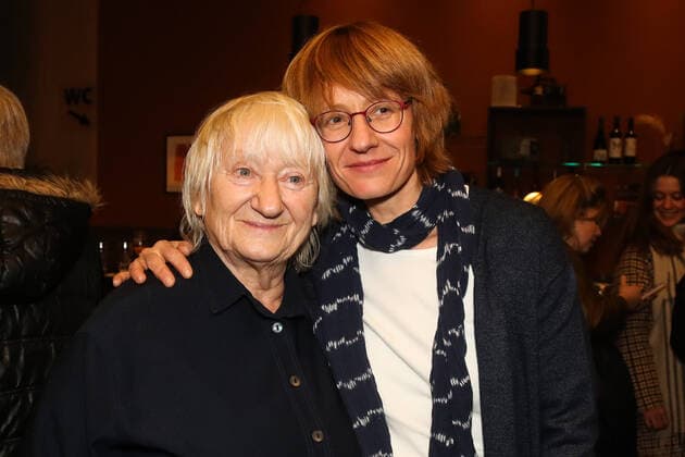Schauspielerin Carmen Maja Antoni (77) mit ihrer Tochter Schauspielerin Jennipher Jenny Antoni (46) vor der Premiere - Filmpremiere mit Film-Preview im Thalia Kino in Potsdam zum letzten Teil der Krause-Reihe mit dem Filmtitel ãKrauses WeihnachtÒ, der letzte Film der Krause-Reihe mit Schauspieler Horst Krause wird am 16.12.2022 in der ARD gesendet. *** Actress Carmen Maja Antoni 77 with her daughter actress Jennipher Jenny Antoni 46 before the premiere film premiere with film preview in the Thalia cinema in Potsdam to the last part of the Krause series with the film title ãKrauses WeihnachtÒ, the last film of the Krause series with actor Horst Krause is broadcast on 16 12 2022 in the ARD