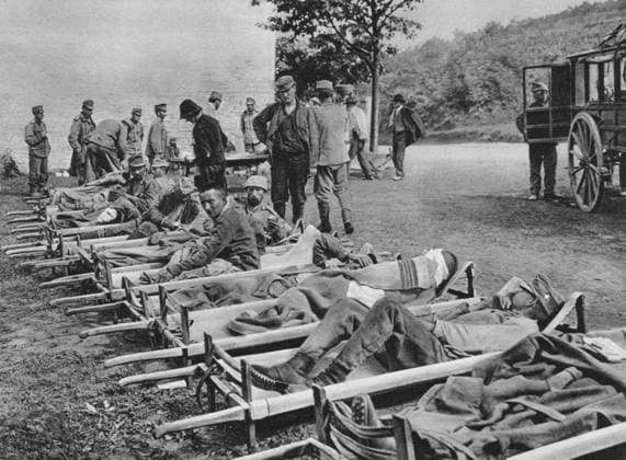 RECORD DATE NOT STATED Austrian soldiers on the way to hospital, Battle of the Isonzo, World War I, 1915. Artist: Unknown Copyright:xArtxMedia HeritagexImagesx IMAGO ,1276206 ! ACHTUNG: AUFNAHMEDATUM GESCHÄTZT!  Copyright:ArtxMedia HeritagexImagesx IMAGO