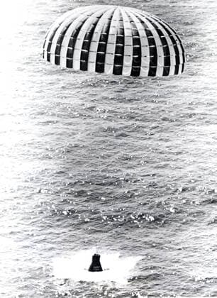 RECORD DATE NOT STATED Little Joe 5B High-Q-Abort Test, 1961. Creator: NASA. Copyright:xmare,paracadute,spazio,esplorazione,geografia,secolo,concetto,navexspaziale,B&W,esplorazionexdelloxspazio,corsaxdixspazio,NASA,Annixsessanta,nerox&xbianco,neroxexbianco,B W,glixannix60,ventesimoxsecolo,photograph,NationalxAeronauticsxandxSpacexAdministration,NASA,NationalxAeronauticsxandxSpacexAdministration,Spaceflight,HeritagexSpace,MercuryxProjectx IMAGO ,2860588 ! ACHTUNG: AUFNAHMEDATUM GESCHÄTZT!  Copyright:mare,paracadute,spazio,esplorazione,geografia,secolo,concetto,navexspaziale,B&W,esplorazionexdelloxspazio,corsaxdixspazio,NASA,Annixsessanta,nerox&xbianco,neroxexbianco,B W,glixannix60,vente