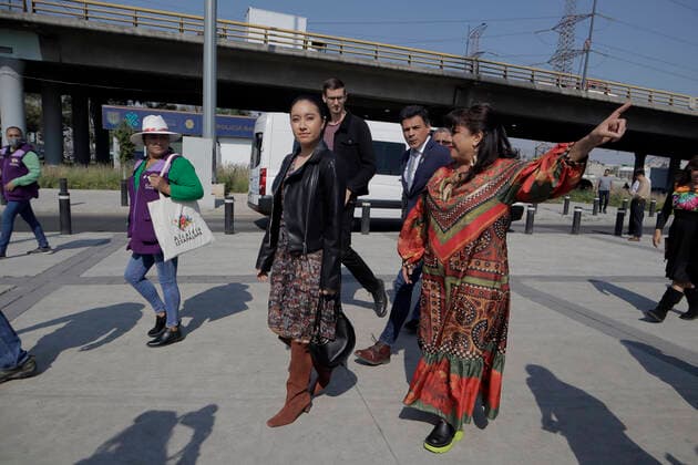 Unveiling Of A Mural Of Mexican Astronaut Katya Echazarreta In Mexico City Katya Echazarreta, the first Mexican woman to travel to space in June 2022 on the Blue Origin NS-21 mission aboard NASA s New Shepard spacecraft; and Clara Brugada, mayor of Iztapalapa, prior to the unveiling of a mural on the facade of a building in front of the Utopia Barco in Iztapalapa, Mexico City. Mexico City Mexico City Mexico  Copyright: xGerardoxVieyrax originalFilename: vieyra-notitle221212_np9BJ.jpg