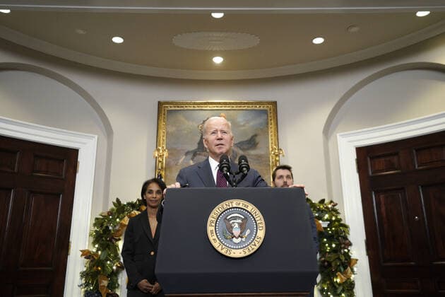 News Themen der Woche KW50 News Bilder des Tages U.S. President Joe Biden delivers remarks on inflation in the Roosevelt Room at the White House in Washington, DC on Tuesday, December 13, 2022. Biden said that inflation in the United States was coming down but there was plenty of work to do.  WASP2022121307 YurixGripas