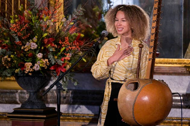 Entertainment Bilder des Tages Belgian singer Lubiana pictured during the award ceremony of the 2022 edition of the Belgodyssee prize for young journalists, at the Royal Palace in Brussels, Tuesday 13 December 2022. The contest is an initiative of the Prince Philippe Fund, the VRT and the RTBF, in collaboration with Metro and L Avenir, and with the support of the Chancellery of the Prime Minister and Brussels Airlines.  LAURIExDIEFFEMBACQ 55997350