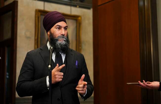 December 13, 2022, Ottawa, ON, Canada: NDP leader Jagmeet Singh speaks to reporters as he arrives for question period on Parliament Hill in Ottawa on Tuesday, Dec. 13, 2022. Ottawa Canada  - ZUMAc35_ 20221213_zaf_c35_061 Copyright: xSeanxKilpatrickx