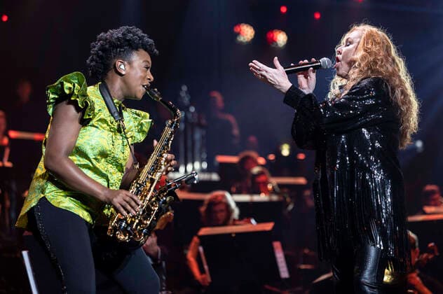 Entertainment Themen der Woche KW50 Entertainment Bilder des Tages YolanDa Brown und Carol Decker (T Pau) live bei der Night of the Proms 2022 in der Messehalle. Erfurt, 13.12.2022 *** YolanDa Brown and Carol Decker T Pau live at Night of the Proms 2022 at Messehalle Erfurt, 13 12 2022. Foto:xM.xKremerx xFuturexImage