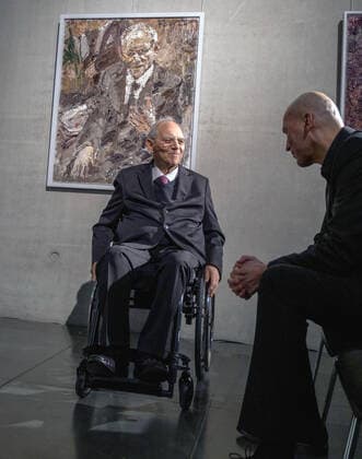 Inauguration of the portrait of the painter Christoph Bouet re of Bundestagspraesident a D Wolfgang Schaeuble li in the gallery of the Bundestagspraesidenten in the Paul Loebe house in Berlin See epd message of 15 12 2022 EDITORIAL USE ONLY Copyright: epd-bild RolfxZoellner epd-Schaeuble_Galerie11-kopieren
