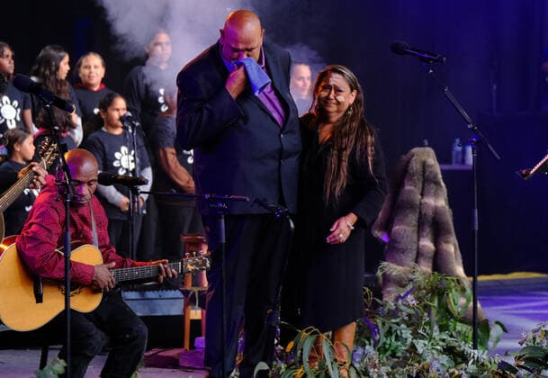UNCLE ARCHIE ROACH STATE MEMORIAL, Amos Roach, Uncle Kutcha Edwards and Nola Lauch are seen at the State Memorial Service to celebrate the life and music of Australian singer Uncle Archie Roach at the Sidney Myer Music Bowl in Melbourne, Thursday, December 15, 2022. The 66-year-old Gunditjmara-Bundjalung elder rose to prominence with the release of his debut single Took the Children Away in 1990 and was inducted into the ARIA Hall of Fame in 2020. ( NO ARCHIVING, EDITORIAL USE ONLY, NO USE IN BOOKS WITHOUT CONSENT MELBOURNE VICTORIA AUSTRALIA  Copyright: xLUISxASCUIx 20221215001742935453