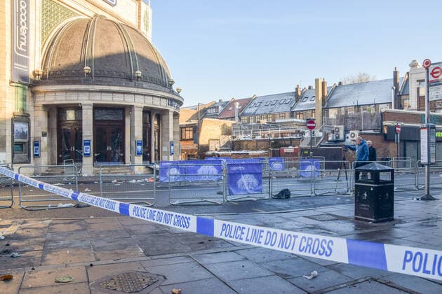 December 16, 2022, London, England, United Kingdom: A police cordon outside the O2 Academy Brixton. Four people are in hospital in critical condition after they were crushed during a concert by Afropop singer Asake at the iconic venue in south London. London United Kingdom - ZUMAv130 20221216_zip_v130_031 Copyright: xVukxValcicx