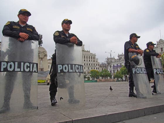 News Themen der Woche KW50 December 16, 2022, Lima, Lima, Peru: Soldiers and policemen guard the city amid violent protests following the ouster of President Pedro Castillo. Peru s new government declared a 30-day national emergency on Wednesday, suspending the rights of personal security and freedom. Lima Peru - ZUMAg240 20221216_zip_g240_004 Copyright: xCarlosxGarciaxGranthonx