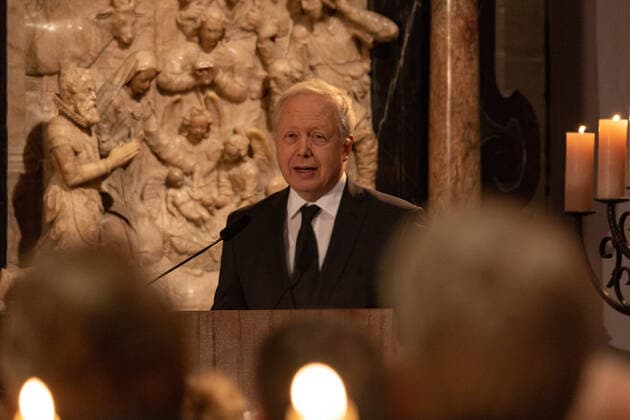 Speech by WDR Intendant Tom BUHROW Advent Concert of the State Government in Bonn Cathedral NRW Minister President Hendrik Wüst and WDR Intendant Tom Buhrow jointly invite to the Cathedral Basilica in the Federal City 17 12 2022 Bonn City Center NRW Germany