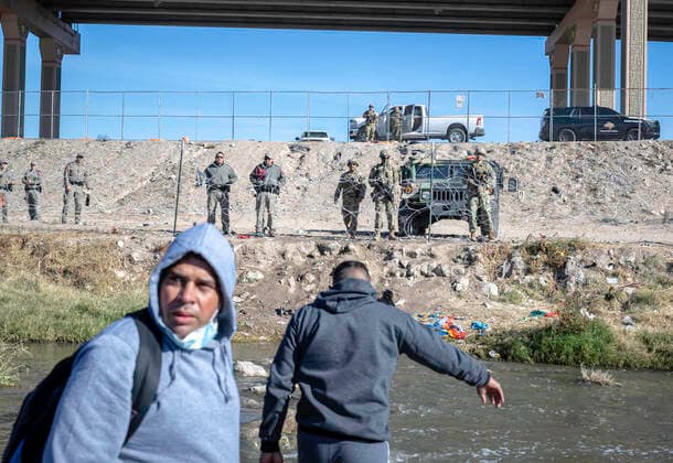 December 20, 2022, Ciudad Juarez, Chihuahua, USA: .U.S brings military to reenforce U.S.-Mexico Border in El Paso along the Rio Bravo to prevent from immigrants seeking asylum from entering the United States. .Ciudad Juarez, Mexico Albuquerque Journal Ciudad Juarez USA - ZUMAab1_ 20221220_zaf_ab1_007 Copyright: xRobertoxE.xRosalesx