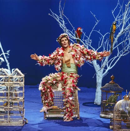 Erkennen Sie die Melodie? Erkennen Sie die Melodie?, Musikquiz, Deutschland 1969 - 1984, Sendung vom 29. Juni 1974, Mitwirkende: Walter Köninger als Vogelhändler Papageno aus der Zauberflöte von Wolfgang Amadeus Mozart, Deutschland , Deutschland Copyright: FredxLindinger Nur redaktionelle Nutzung. Editorial usage only. LIN_7601001044 UnitedArchives EDITORIAL USE ONLY