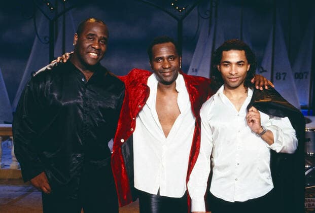 SOMMERHIT FESTIVAL Sommerhit Festival, ZDF Musiksendung, Deutschland, Jahr 2000, mit den Gibson Brothers, Pop Trio aus Martinique. Sommerhit Festival, TV music show, Germany, year 2000, with the Gibson Brothers, Pop trio from Martinique., Deutschland Copyright: kpa kpa_55044007 UnitedArchives EDITORIAL USE ONLY