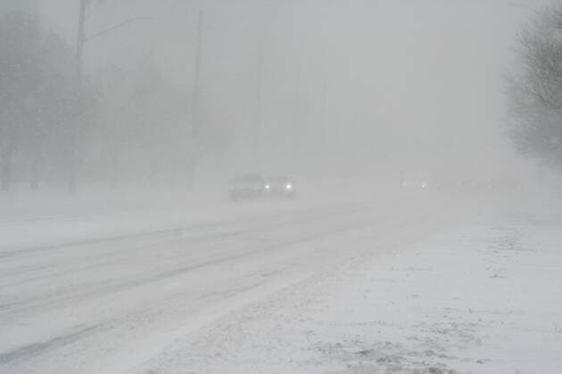 Treacherous Winter Snowstorm Hits Toronto Vehicles navigate slippery roads during a treacherous winter storm in Toronto, Ontario, Canada, on December 23, 2022. Environment Canada says that Toronto will receive 5 to 15 centimetres of total snowfall accumulation between Friday and Saturday morning. It is also warning of potential flash freeze conditions as temperatures plummet on Friday morning. Winds that are expected to gust up to 90-120 kilometres an hour on Saturday that could lead to crippling blizzard conditions. Toronto Ontario Canada  Copyright: xCreativexTouchxImagingxLtdx originalFilename: friedman-treacher221223_npq1p.jpg