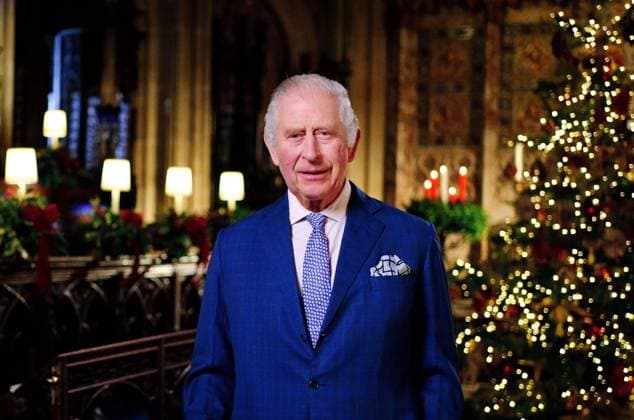 Bilder des Jahres 2022, Entertainment 12 Dezember Entertainment Themen der Woche KW51 Entertainment Bilder des Tages Großbritannien, König Charles III. Weihnachtsansprache . 24 12 2022. Windsor, United Kingdom. King Charles III during the recording of his first Christmas broadcast in the Quire of St George s Chapel at Windsor Castle,United Kingdom.  xPoolx xi-Imagesx IIM-24034-0001