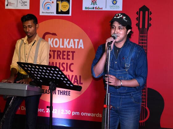 Kolkata Street Music Festival 2022 Kolkata Street Music Festival is back again with its third edition. It is a grand celebration of the street Musicians across Bengal. This event was presented by Shyam Sundar Co. Jewelers and held at Spice and Sauces, ICCR outlet, Kolkata. Kolkata West Bengal India Copyright: SayantanxChakraborty
