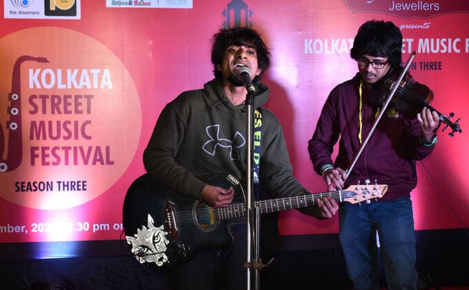 Kolkata Street Music Festival 2022 Kolkata Street Music Festival is back again with its third edition. It is a grand celebration of the street Musicians across Bengal. This event was presented by Shyam Sundar Co. Jewelers and held at Spice and Sauces, ICCR outlet, Kolkata. Kolkata West Bengal India Copyright: SayantanxChakraborty