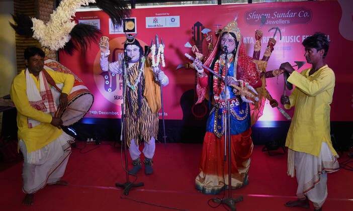 Kolkata Street Music Festival 2022 Kolkata Street Music Festival is back again with its third edition. It is a grand celebration of the street Musicians across Bengal. This event was presented by Shyam Sundar Co. Jewelers and held at Spice and Sauces, ICCR outlet, Kolkata. Kolkata West Bengal India Copyright: SayantanxChakraborty