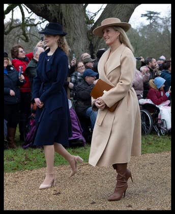 . 25 12 2022. Sandringham , United Kingdom. Sophie, Countess of Wessex and daughter Lady Louise arriving at the Christmas Day church service at Sandringham, United Kingdom.  xStephenxLockx xi-Imagesx IIM-24035-0120