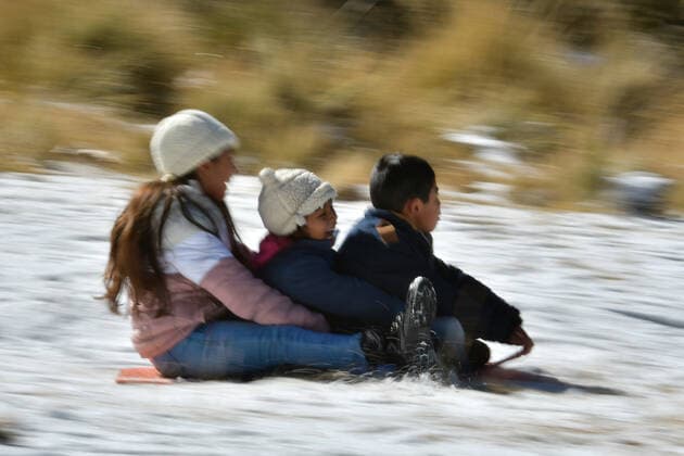 December 26 in Zinacantepec, Mexico :Hundreds of tourists visited the Nevado de Toluca Volcano Xinantecatl National Park due to the first snowfall of the year caused by the cold front number 19. on December 26 in Zinacantepec , Mo xico. Zinacantepec Mexico - ZUMAe321 20221226_zia_e321_089 Copyright: xArturoxHernandezx