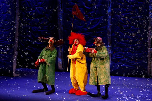 Entertainment Themen der Woche KW52 SLAVAS SNOWSHOW MELBOURNE, Performers on stage during a media preview of Slava?s Snowshow at the Arts Centre Melbourne Playhouse in Melbourne, Thursday, December 29, 2022. ( NO ARCHIVING, EDITORIAL USE ONLY, NO USE IN BOOKS WITHOUT CONSENT MELBOURNE VICTORIA AUSTRALIA  Copyright: xCONxCHRONISx 20221229001746750201