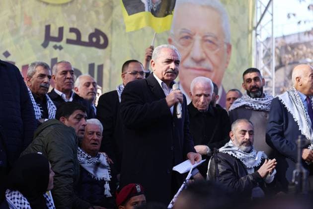 News Themen der Woche KW52 News Bilder des Tages Westjordanland, Mohammed Schtajjeh Rede am Jahrestag der Gründung der Fatah-Bewegung in Ramallah Palestinian Prime Minister Mohammad Shtayyeh attend a rally marking the 58th anniversary of the foundation of Palestinian Fatah movement in the West Bank city of Ramallah Palestinian Prime Minister Mohammad Shtayyeh attend a rally marking the 58th anniversary of the foundation of Palestinian Fatah movement in the West Bank city of Ramallah, on December 29, 2022. Photo by Shadi Hatem apaimages Ramallah West Bank Palestinian Territory 291222_RAMALLAH_SHH_00 (6) Copyright: xapaimagesxShadixHatemx xapaimagesx