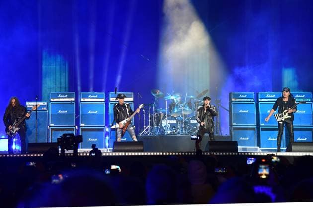 Bilder des Jahres 2023, Entertainment 01 Januar Entertainment Themen der Woche KW52 Entertainment Bilder des Tages Silvester am Brandenburger Tor Die RockBand Scorpions CELEBRATE at the GATE am dem Pariser Platz- Silvester am Brandenburger Tor - (Willkommen 2023) in Berlin am 31.12.2022 *** New Years Eve at the Brandenburg Gate The RockBand Scorpions CELEBRATE at the GATE at the Pariser Platz New Years Eve at the Brandenburg Gate Welcome 2023 in Berlin on 31 12 2022 Photopress Mueller