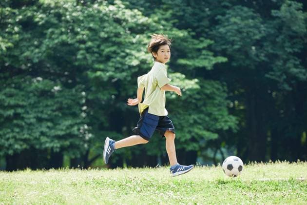 Japanese kid at city park AFLO195969378  , 195969378.jpg, ,model released, Symbolfoto ,property released