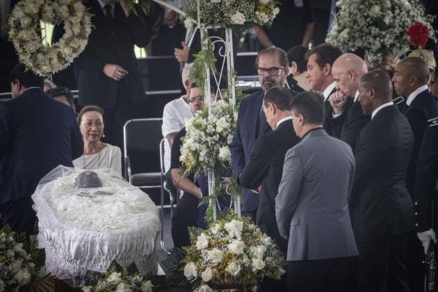 Brasilien, Totenwache für Fußballlegende Pele im Stadion des FC Santos in Sao Paulo Funeral of Pele in Santos. January 02, 2023, Santos, Sao Paulo, Brazil: Funeral of Brazilian soccer legend, Pele, held at Urbano Caldeira stadium in Vila Belmiro on Monday (02) with the presence of his son Edinho and family and FIFA President Gianni Infantino. Pele was admitted to the Albert Einstein hospital in Sao Paulo, where he died on December 29, 2022. Funeral of Pele in Santos.  Copyright: xAndrexPerax