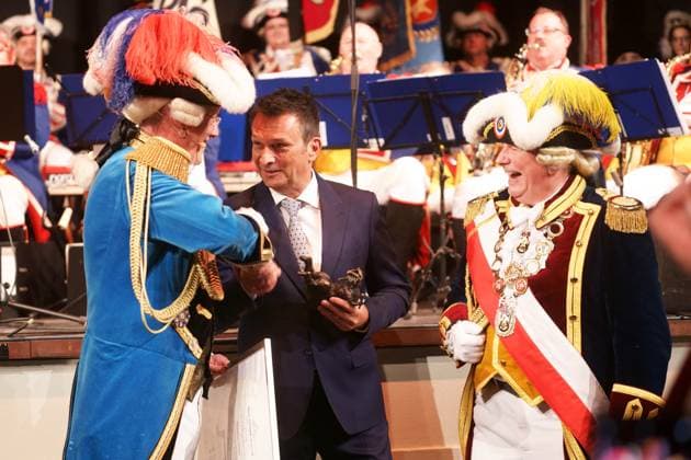 THOMAS THELEN, CHRISTIAN HEIDEL, LOTHAR BOTH AWARD OF THE RANZENGARDIST TO CHRISTIAN HEIDEL GRAND GENERAL MUSICAL ROLL CALL OF THE MAINZ RANZENGARDE KURFUERSTLICHES SCHLOSS MAINZ