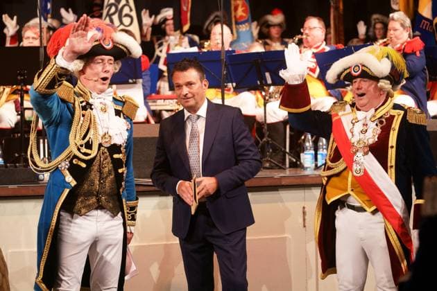 THOMAS THELEN, CHRISTIAN HEIDEL, LOTHAR BOTH AWARD OF THE RANZENGARDIST TO CHRISTIAN HEIDEL GRAND GENERAL MUSICAL ROLL CALL OF THE MAINZ RANZENGARDE KURFUERSTLICHES SCHLOSS MAINZ