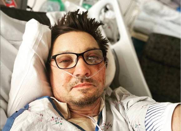 Bilder des Jahres 2023, Entertainment 01 Januar Entertainment Themen der Woche KW01 Entertainment Bilder des Tages January 3, 2023, Reno, Nevada, USA: JEREMY RENNER shared a photo of himself on his Instagram account in the hospital since a snow plowing accident near Reno. Renner, remains in a critical condition and in intensive care, but shared a photo on Instagram and said: ˜Thank you all for your kind words,™ the caption read. ˜Im too messed up now to type. But I send love to you all.™ Reno USA - ZUMA 20230103_ent_z03_031 Copyright: xJeremyxRenner Instagramx