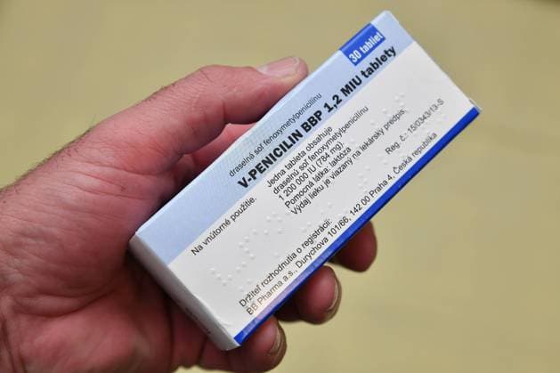 At present, respiratory diseases are on sharp increase but there is a shortage of many of the necessary medicines including penicillin and Nurofen. The supplies have got stuck for more reasons including the lockdowns in China, the Russian war, a shortage of some precursors and the rising prices of energy and transport in Czech Republic, January 4, 2023. (CTKxPhoto PetrxSvancara) CTKPhotoF202301040039901  F202301040039901