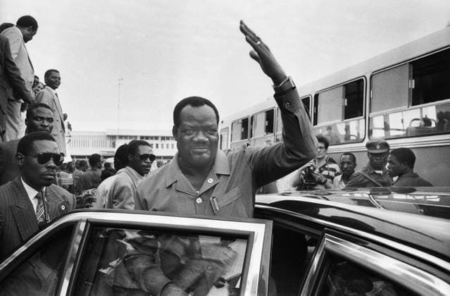 Angola, Luanda, 04.04.1992 Archiv.: 33-12-23 Wahlkampf der UNITA Foto: Jonas Savimbi, Spitzenkandidat der UNITA Wahlkampf der UNITA *** Angola, Luanda, 04 04 1992 Archive 33 12 23 UNITA election campaign Photo Jonas Savimbi, UNITA top candidate UNITA election campaign.