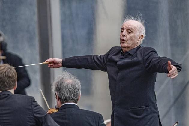 Barenboim conducted Staatskapelle at the Bebelplatz P Daniel Barenboim conducted the Staatskapelle at the Bebelplatz for the Action State Opera for Everyone, photographed on 19 September 2021 in Berlin Germany Berlin Berlin Copyright Mauriziox Gambarini only for Editorial Purpose Copyright: MaurizioxGambarini doc7hlwgmg1za015cgw8mbf EDITORIAL USE ONLY