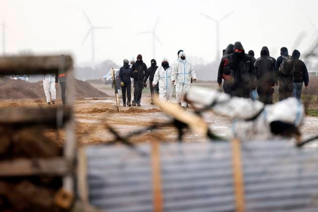 Preparations for the evacuation of the village of Lützerath are in full swing The police guard a bucket wheel excavator, which is digging ever closer to the protest camp The village of Lützerath is to be dredged for coal extraction of the corporation RWE In the empty houses, activists have entrenched them Copyright: xChristophxHardtx