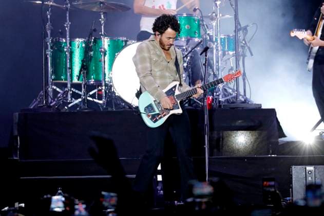 Kevin Jonas of the Jonas Brothers at AT T Playoff Playlist Live before the 2023 College Football Playoff National Championship at Banc of California Stadium Los Angeles, 07 01 2023. Foto:xD.xBedrosianx xFuturexImage