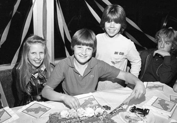 Allison Balson, Jason Bateman and Adam Rich at Jason Bateman s 13th birthday at Malibu Grand Prix in Northridge, California on January 17, 1982. Copyright: xRalphxDominguez MediaPunchx