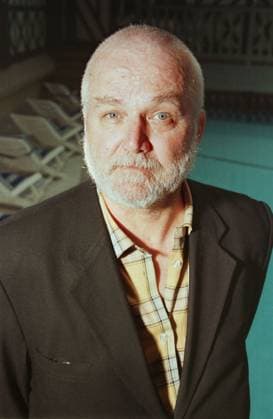 Russell Banks EXCLUSIVE No website *** 1342 1998-09-13 Festival Deauville France Banks, Russell  Copyright: xDeluzex STAR_1342_005