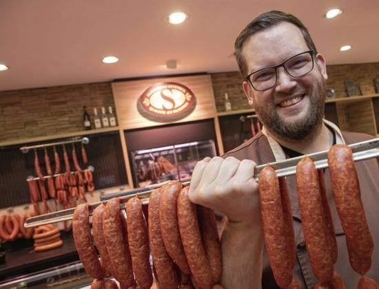 The Sieveneck butcher shop has been awarded by Feinschmecker and is one of Germanys best businesses p The Sieveneck butcher store, photographed on Monday, 09 January 2023, has been awarded by Feinschmecker and is one of Germanys best businesses Christoph Sieveneck runs the family business Germany NRW Duisburg Copyright ThomasxGödde FOR EDITORIAL PURPOS Copyright: ThomasxGödde doc7of0uu6x791gxov6lpu ,EDITORIAL USE ONLY