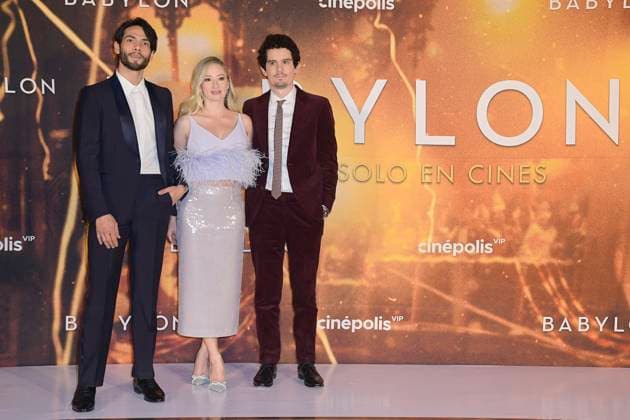 Babylon Film Mexico City Film Premiere January 8, 2023, Mexico City, Mexico: (L-R) Diego Calva, Olivia Hamilton, Damien Chazelle, attend the red carpet of the Babylon film premiere at Plaza Carso. on January 8, 2023 in Mexico City, Mexico. (Photo by Jaime Nogales Eyepix Group) Copyright: xJaimexNogales xEyepixxGroupx JN_08012023_85588