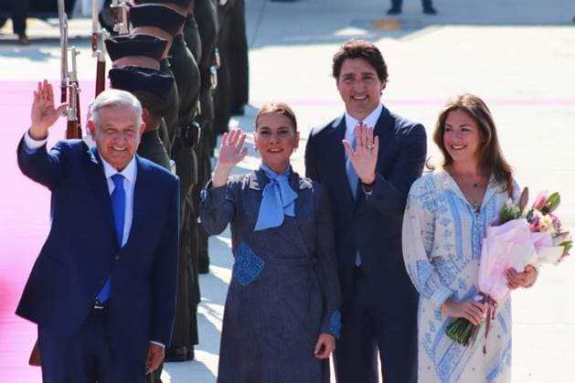 Canadian Prime Minister Justin Trudeau Arrives In Mexico For 10th Summit Of North American Leaders January 09, 2023 in Mexico City, Mexico: President of Mexico; Andres Manuel Lopez Obrador accompanied by his wife Beatriz Gutierrez Müeller, welcome Canadian Prime Minister Justin Trudeau and his wife Sophie Gregoire Trudeau, at the Felipe Angeles International Airport to attend the 10th North America Summit Leaders. on January 09, 2023 in Mexico City, Mexico. (Photo by Carlos Santiago Eyepix Group) Copyright: xCarlosxSantiago xEyepixxGroupx CS202301095107