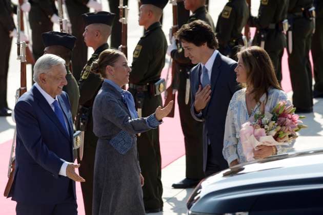 January 9, 2023, Estado de Mexico, Mexico: Mexican President Andres Manuel Lopez Obrador and his wife Beatriz Gutierrez at the welcoming ceremony for Canadian Prime Minister Justin Trudeau accompanied by his wife Sophie Gregoire Trudeau, at the International Airport Felipe Angeles in the municipality of Zumpango in the State of Mexico. on January 9, 2023 in the State of Mexico, Mexico. State of Mexico Mexico - ZUMAe321 20230110_zia_e321_029 Copyright: xLuisxBarronx