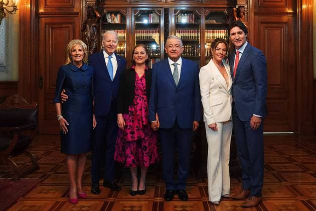 (L to R ) First lady Jill Biden, President Joe Biden, President of Mexico Andres Manuel Lopez Obrador, Beatriz Gutierrez Muller, Prime Minister of Canada Justin Trudeau and Sophie Grà goire Trudeau prepare to pose for a group photo before the start of a North America Summit at the National Palace in Mexico City, Tuesday, January 10, 2023. President Lopez Obrador, USA President Joe Biden and Canadian Prime Minister Justin Trudeau gather in Mexico as part of the 10th North American Leaders Summit. The agenda includes topics on the climate change, immigration, trade and economic integration, security . MAX2023011026 MexicanxPresidentxPressxOffice