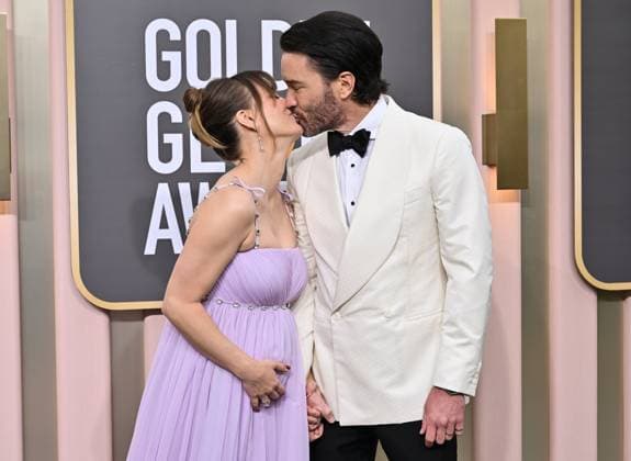 Entertainment Bilder des Tages Kaley Cuoco and Tom Pelphrey on the red carpet at the 80th Annual Golden Globe AwardsÂ® at the Beverly Hilton in Beverly Hills, CA on Tuesday, January 10, 2023  Copyright: xHFPAxPhotographerx 34467-026PLX