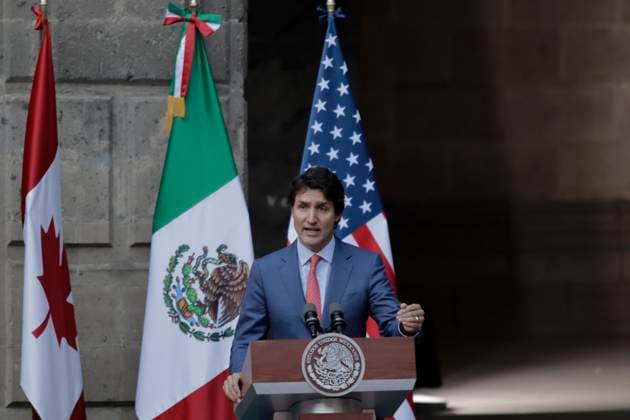Message To The Media On The Occasion Of The X North American Leaders Summit Justin Trudeau, Prime Minister of Canada, is delivering a message to the media at the National Palace in Mexico City, on January 10, 2023, on the occasion of his meeting with Andres Manuel Lopez Obrador, President of Mexico, and Joe Biden, President of the United States, at the 10th North American Leaders Summit. They are discussing migration, economic, and drug trafficking issues. Mexico City Mexico Copyright: xGerardoxVieyrax originalFilename: vieyra-notitle230110_npl95.jpg