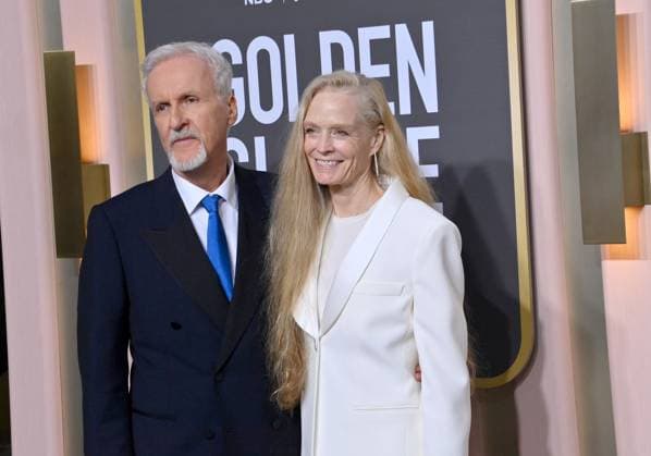 (L-R) James Cameron and Suzy Amis Cameron arrive for the 80th annual Golden Globe Awards at the Beverly Hilton in Beverly Hills, California on Tuesday, January 10, 2023.  LAP20230110389 JIMxRUYMEN