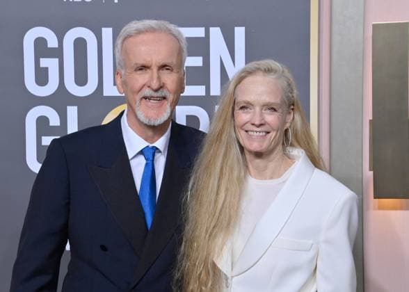 (L-R) James Cameron and Suzy Amis Cameron arrive for the 80th annual Golden Globe Awards at the Beverly Hilton in Beverly Hills, California on Tuesday, January 10, 2023.  LAP20230110392 JIMxRUYMEN