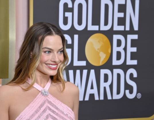 Margot Robbie arrives for the 80th annual Golden Globe Awards at the Beverly Hilton in Beverly Hills, California on Tuesday, January 10, 2023.  LAP20230110492 JIMxRUYMEN
